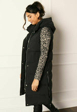 Load image into Gallery viewer, Womens Hooded Quilted Zip Up Gilet Waistcoat - Black
